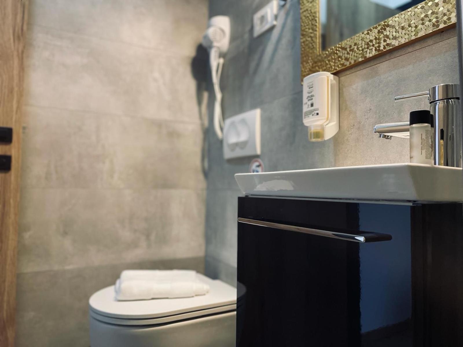 Astraluxe Apartment ฟาชานา ภายนอก รูปภาพ