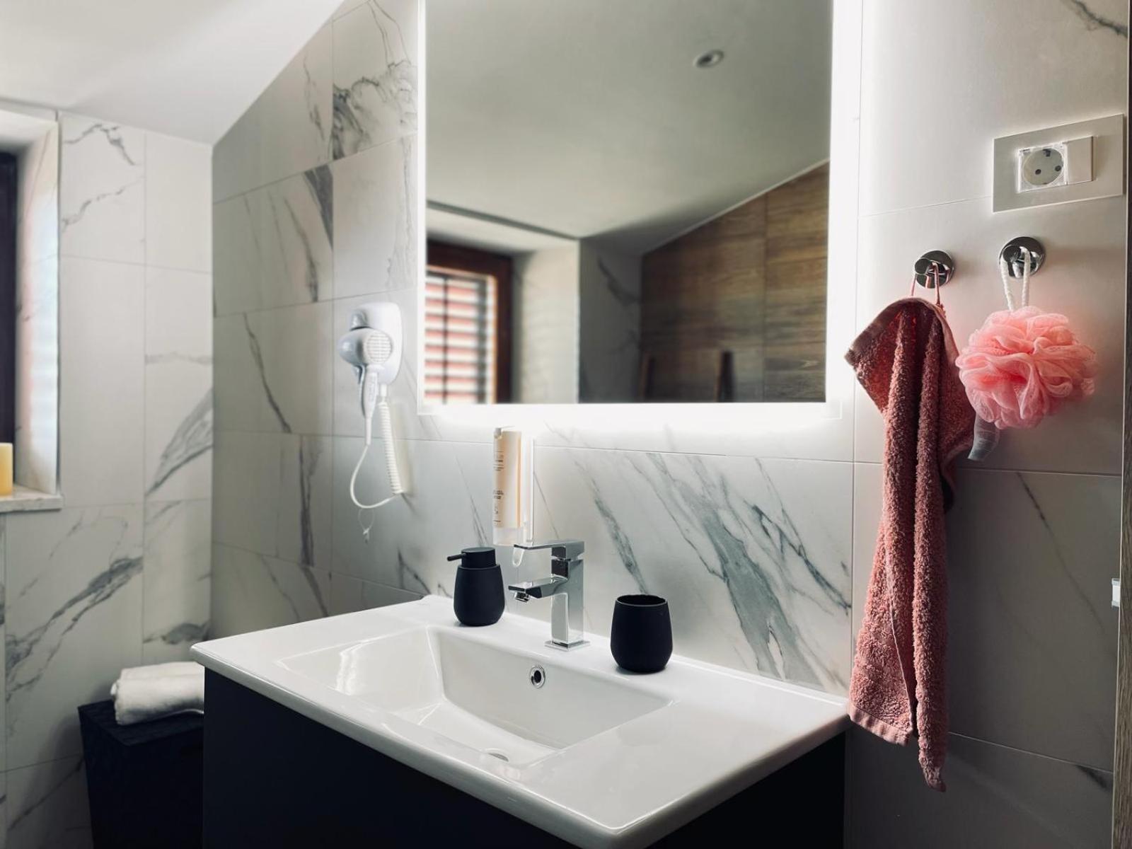 Astraluxe Apartment ฟาชานา ภายนอก รูปภาพ