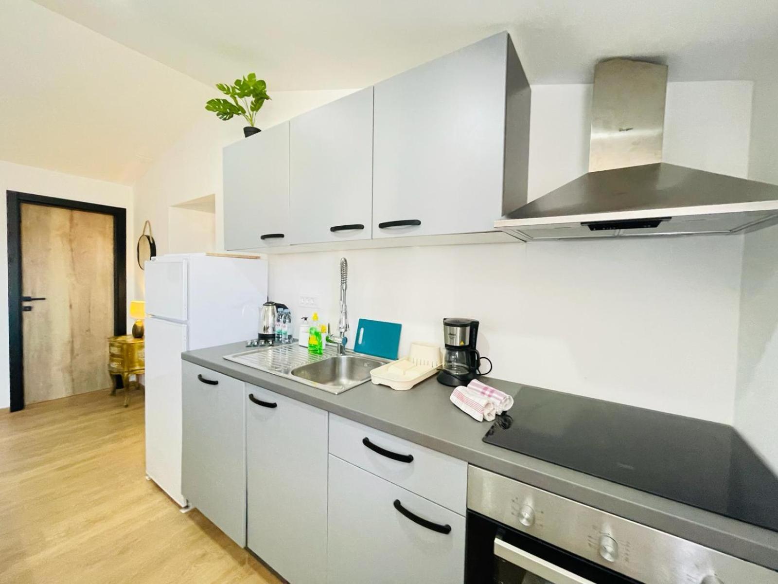 Astraluxe Apartment ฟาชานา ภายนอก รูปภาพ