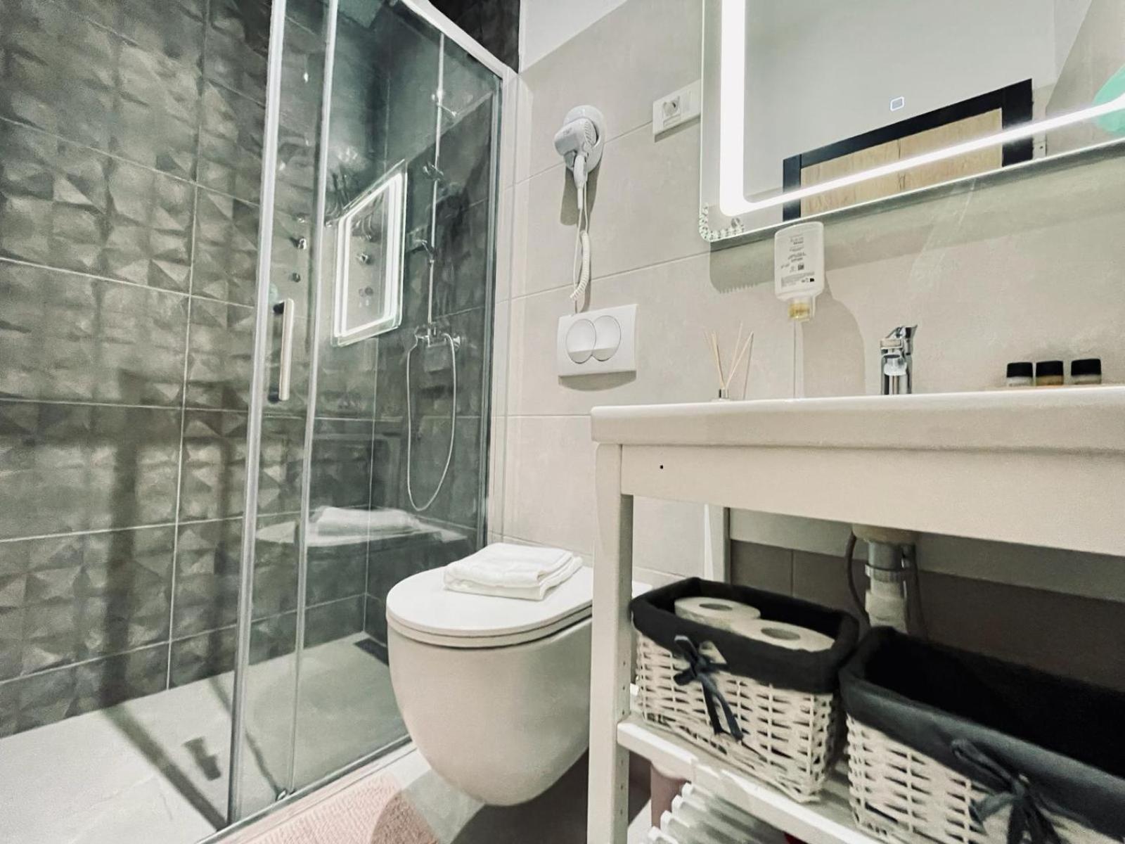 Astraluxe Apartment ฟาชานา ภายนอก รูปภาพ